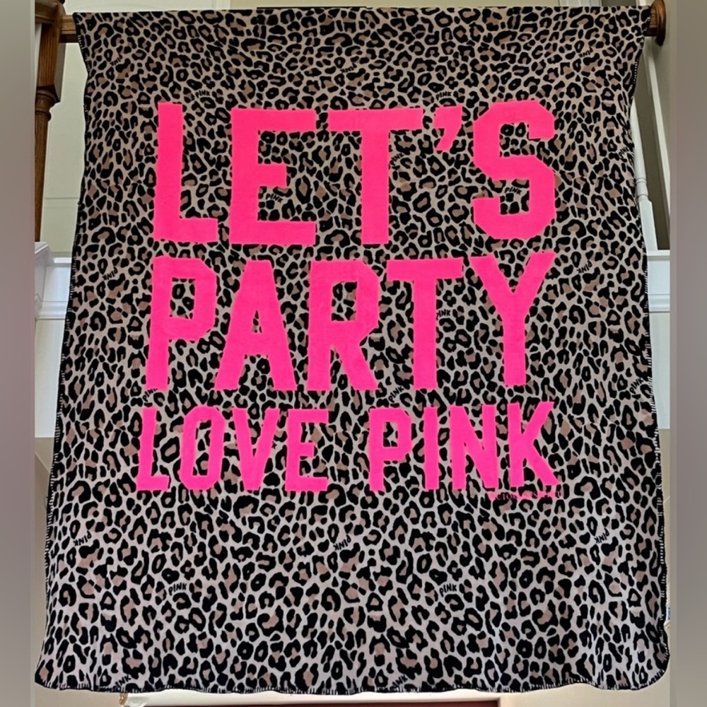 VICTORIAS SECRET PINK CHEETAH LET’S PARTY LOVE PINK THROW